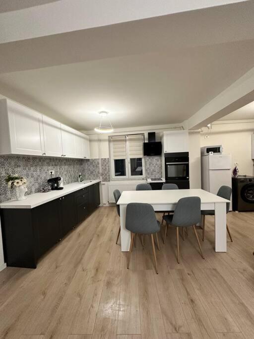 Ultracentral Luxury Apartament Timisoara Luaran gambar
