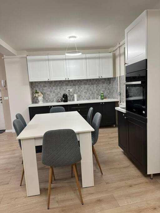 Ultracentral Luxury Apartament Timisoara Luaran gambar